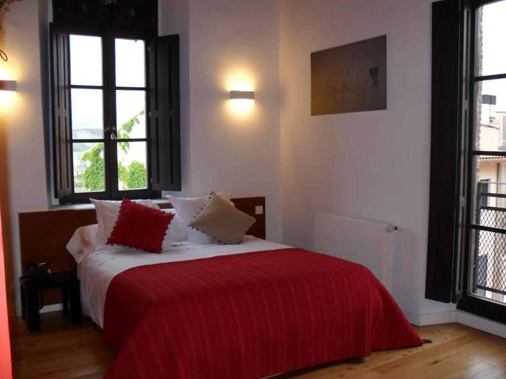 Hotel Hospedería de Alesves Villafranca Habitación foto